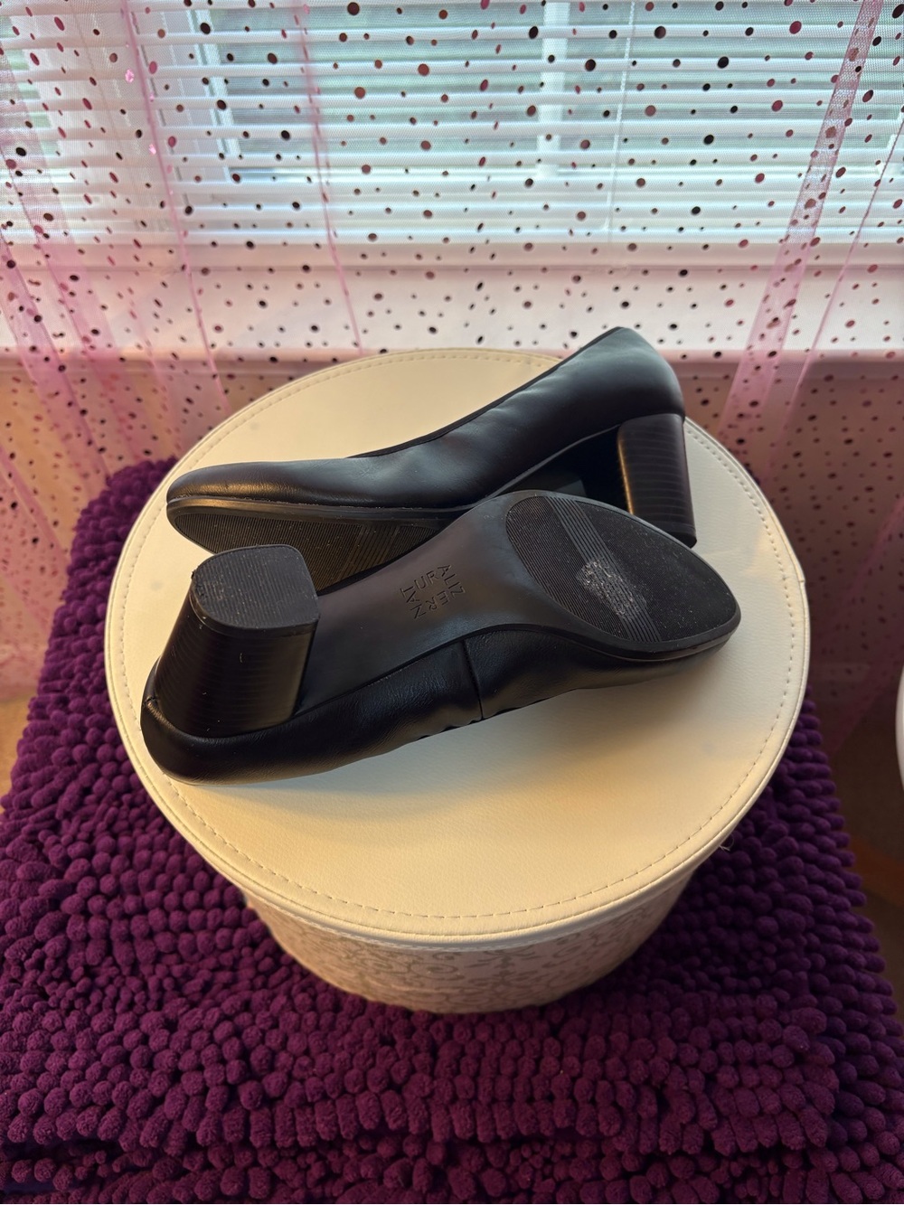 NATURALIZER Leather Women's Mid-Heel Pumps - Picture 5 of 5